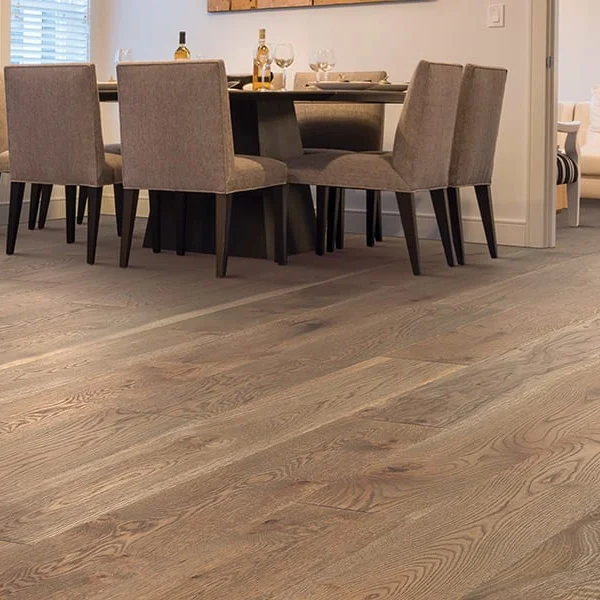 Elegant hardwood in spacious dining room